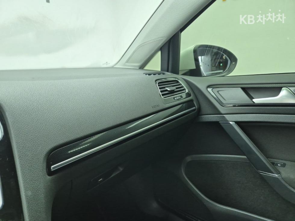 Volkswagen Golf — miniaturë 15