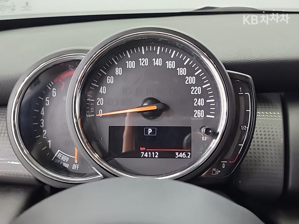 2018 MINI 5 photo