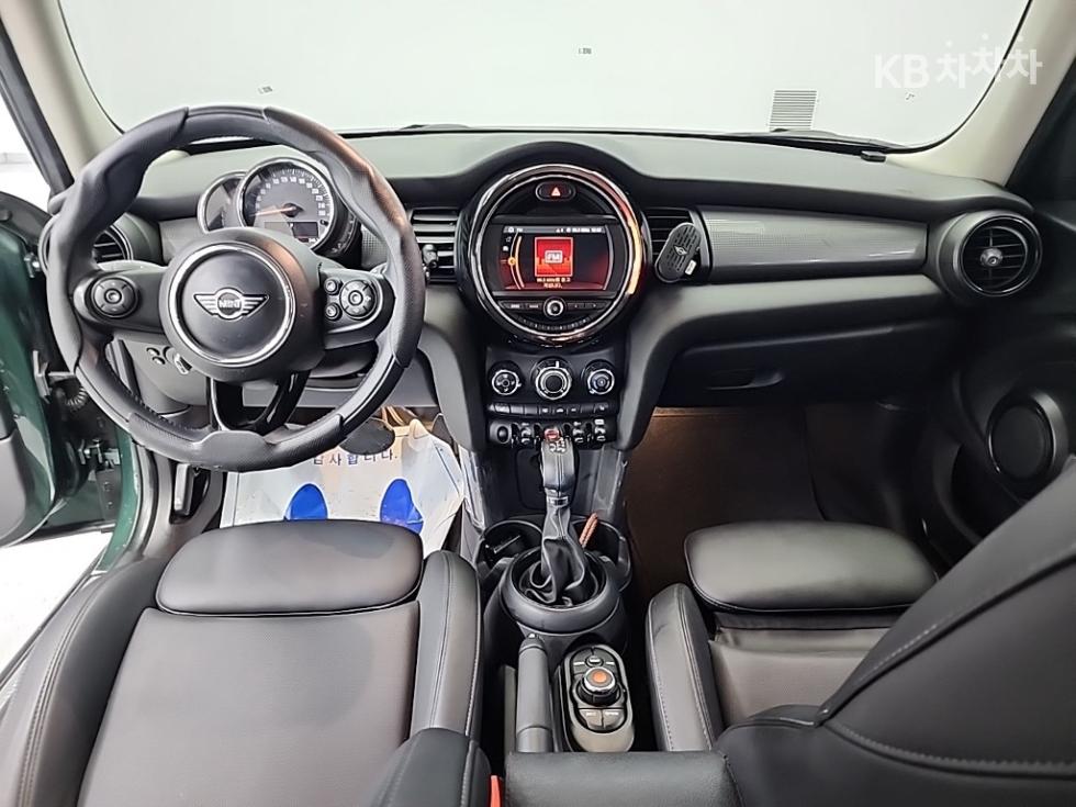 2018 MINI 5 photo
