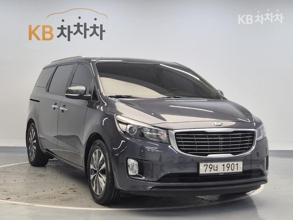 Kia Carnival — miniaturë 4