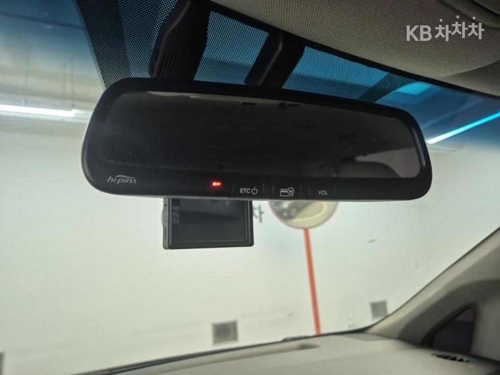 Kia Carnival — miniaturë 16