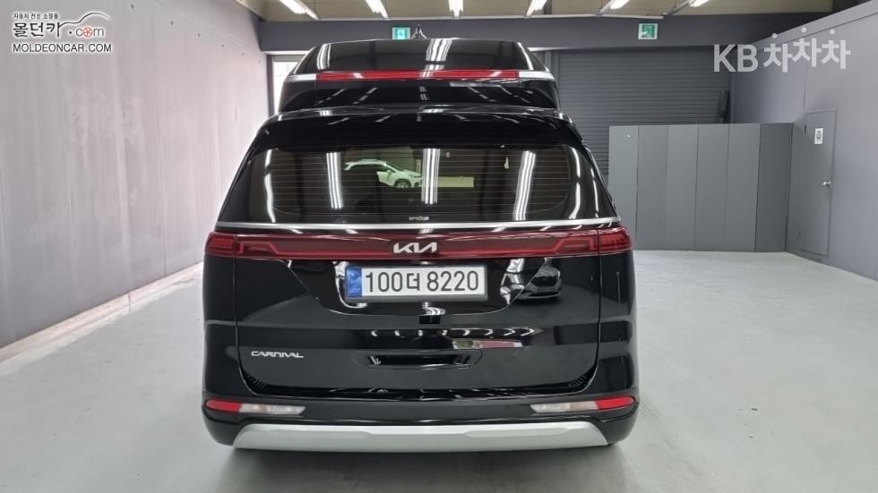 Kia Carnival — miniaturë 4