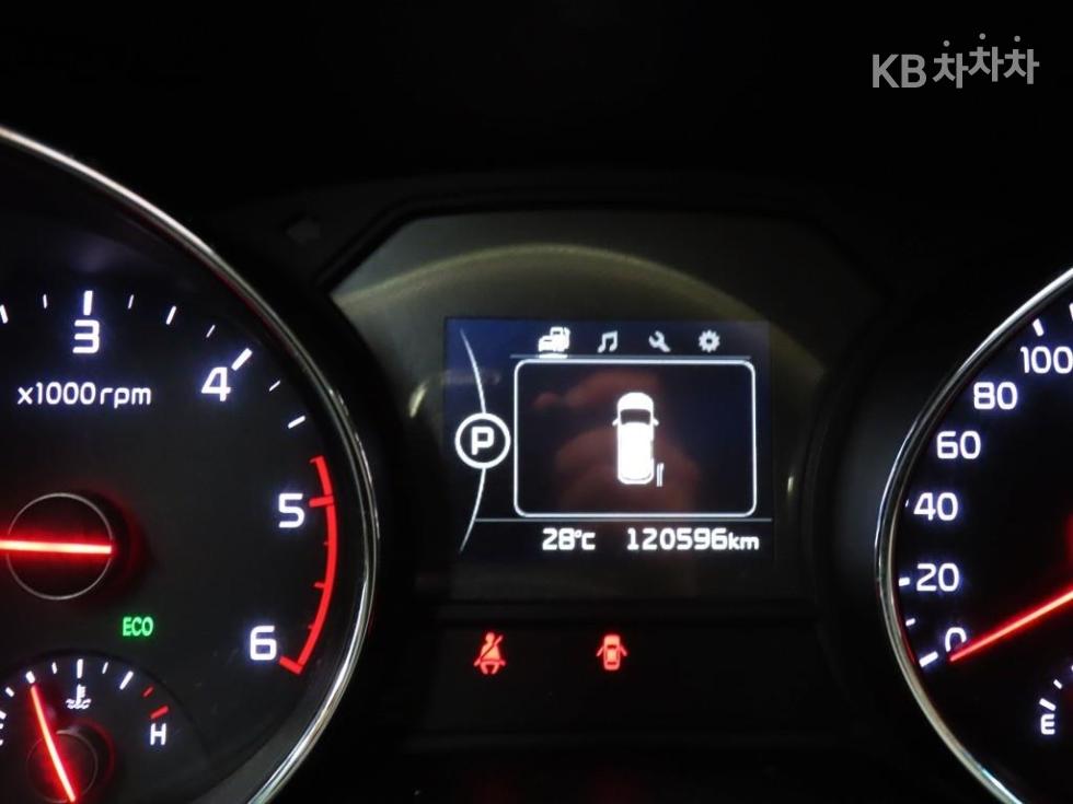Kia Carnival — miniaturë 8