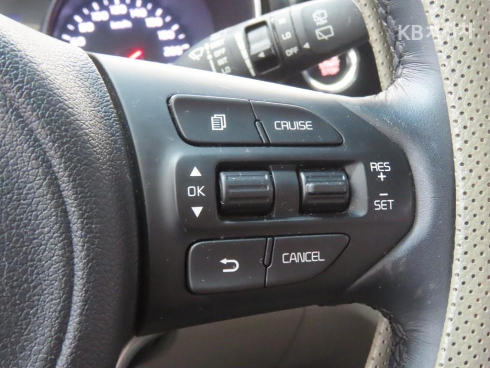 Kia Carnival — miniaturë 16