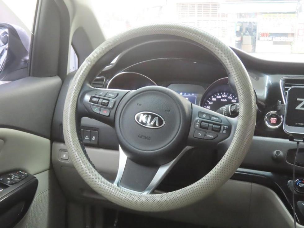 Kia Carnival — miniaturë 17