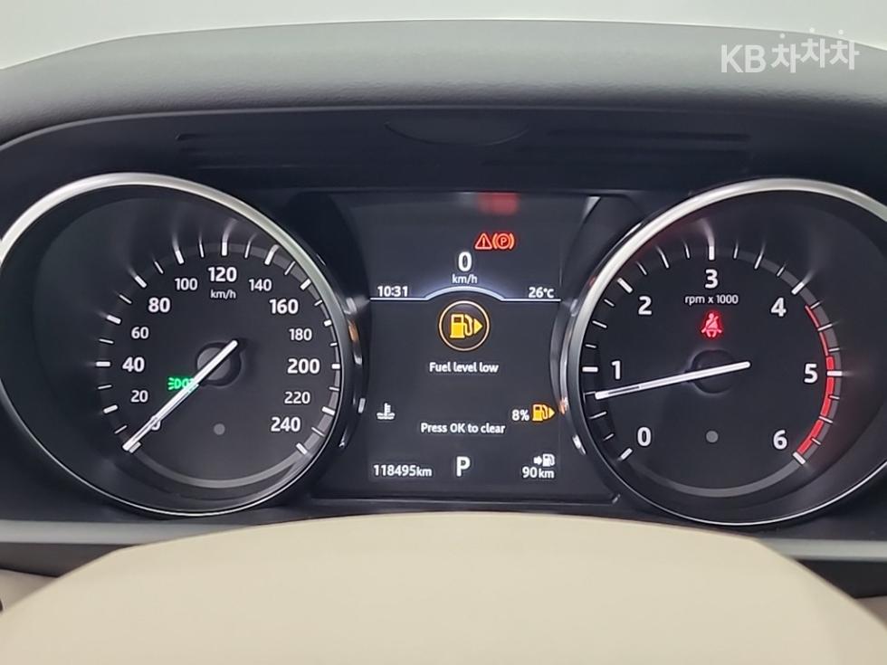 2018 Land Rover 5 photo