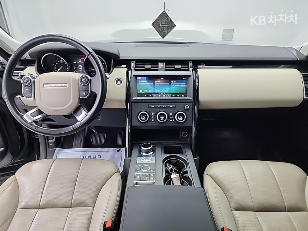 2018 Land Rover 5 photo