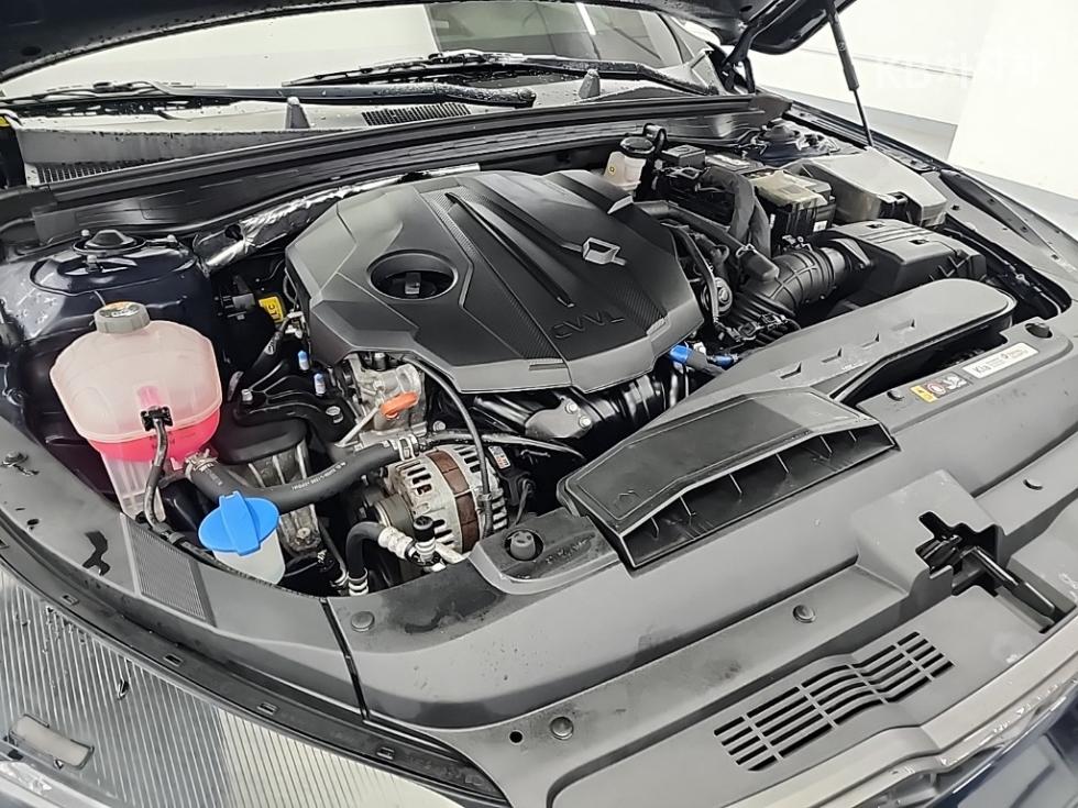 2021 Kia K5 3 photo