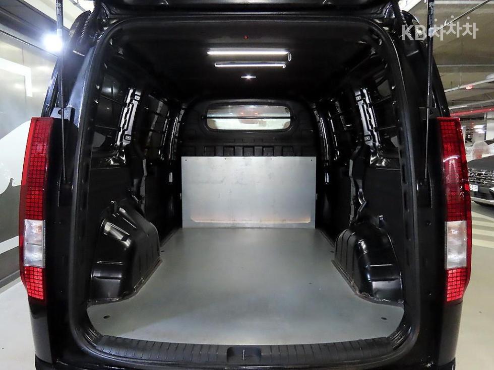 Hyundai Staria — miniaturë 15