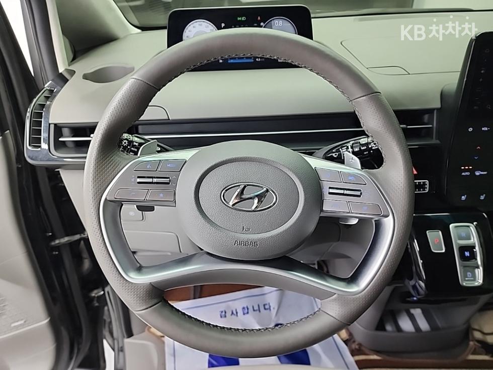 Hyundai Staria — miniaturë 9
