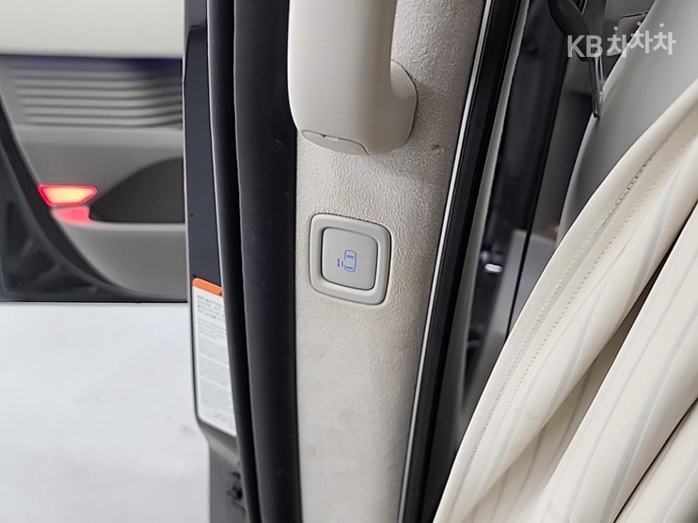 Hyundai Staria — miniaturë 13