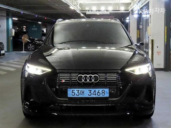 Audi E-Tron S 2023 photo 2
