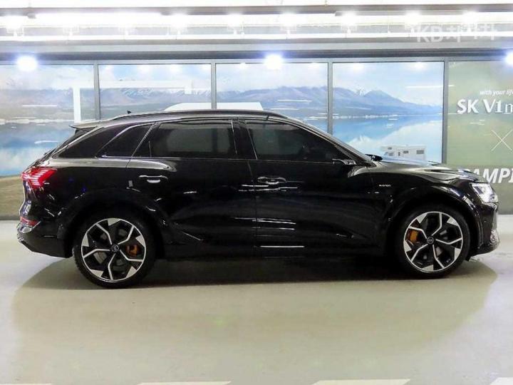 Audi E-Tron S 2023 photo 3