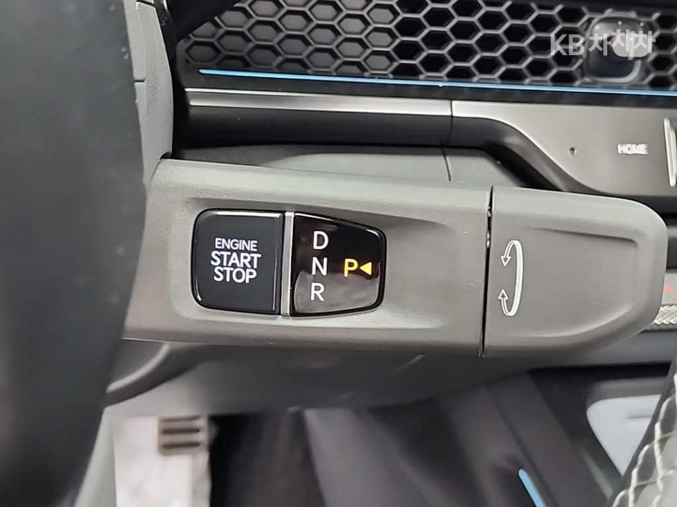 2025 Kia Used Car photo
