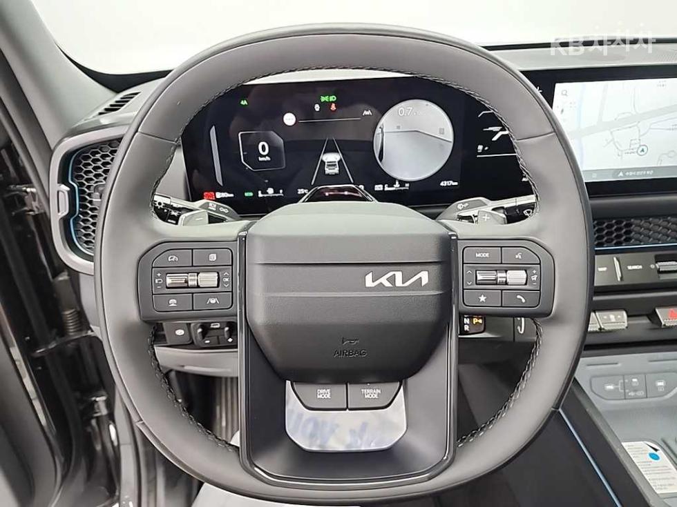 2025 Kia Used Car photo