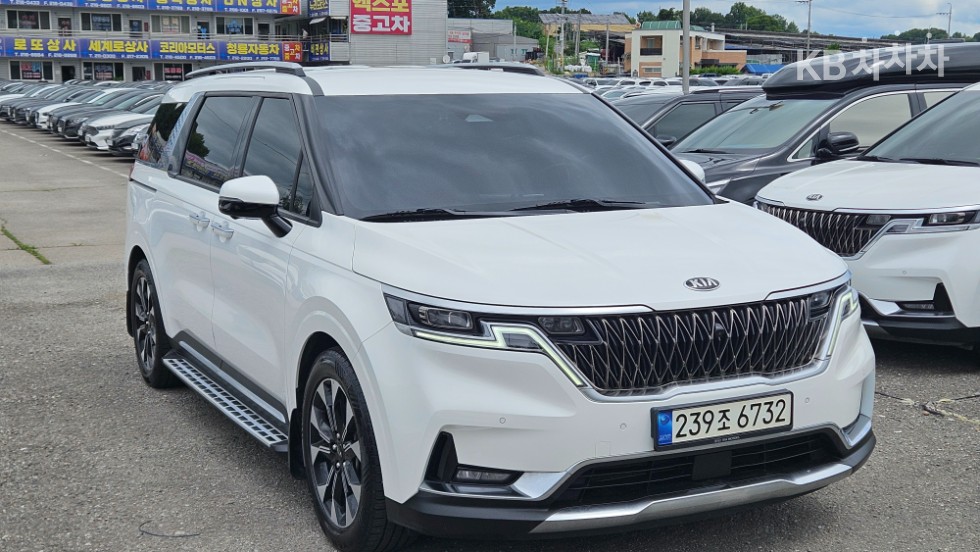 Kia Carnival — miniaturë 2