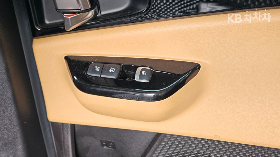 Kia Carnival — miniaturë 9