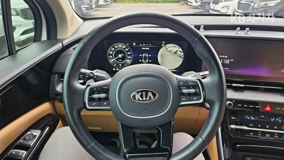 Kia Carnival — miniaturë 15