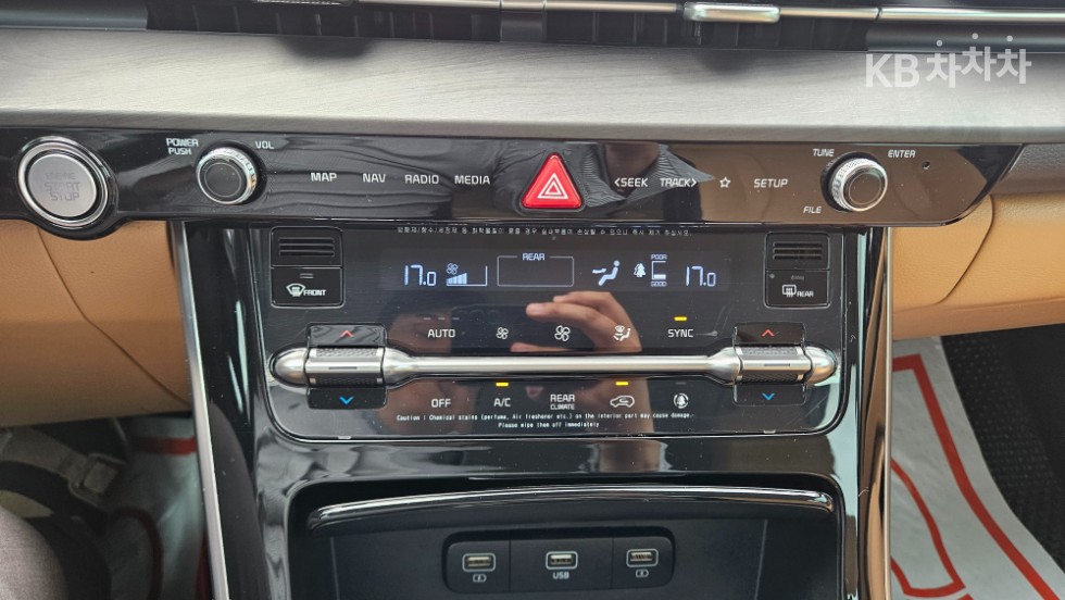 Kia Carnival — miniaturë 18