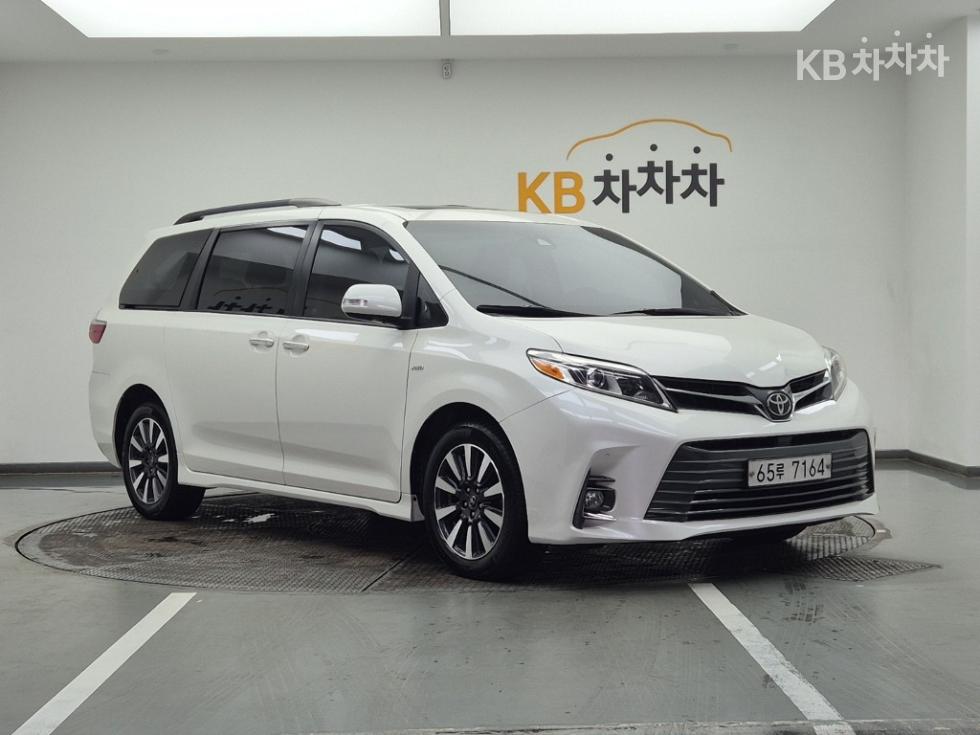 Toyota Sienna — miniaturë 2