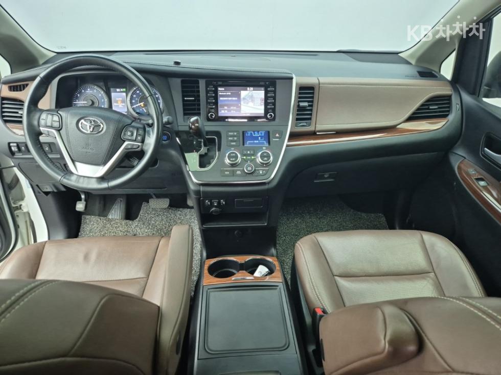 Toyota Sienna — miniaturë 5