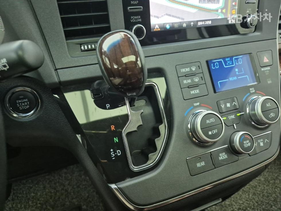 Toyota Sienna — miniaturë 8