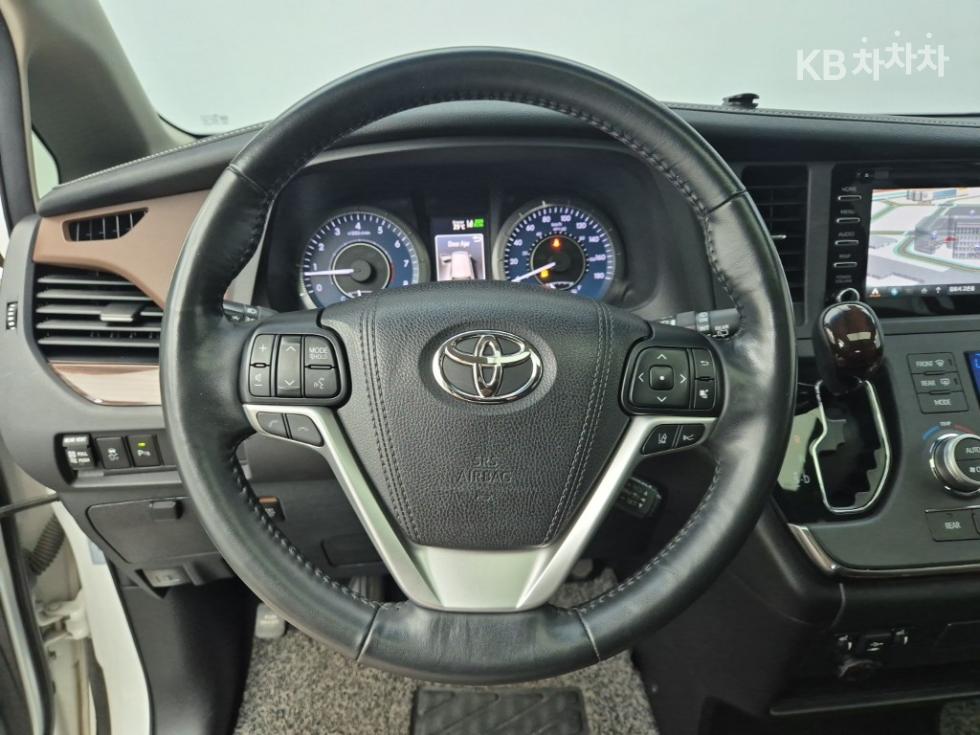 Toyota Sienna — miniaturë 9