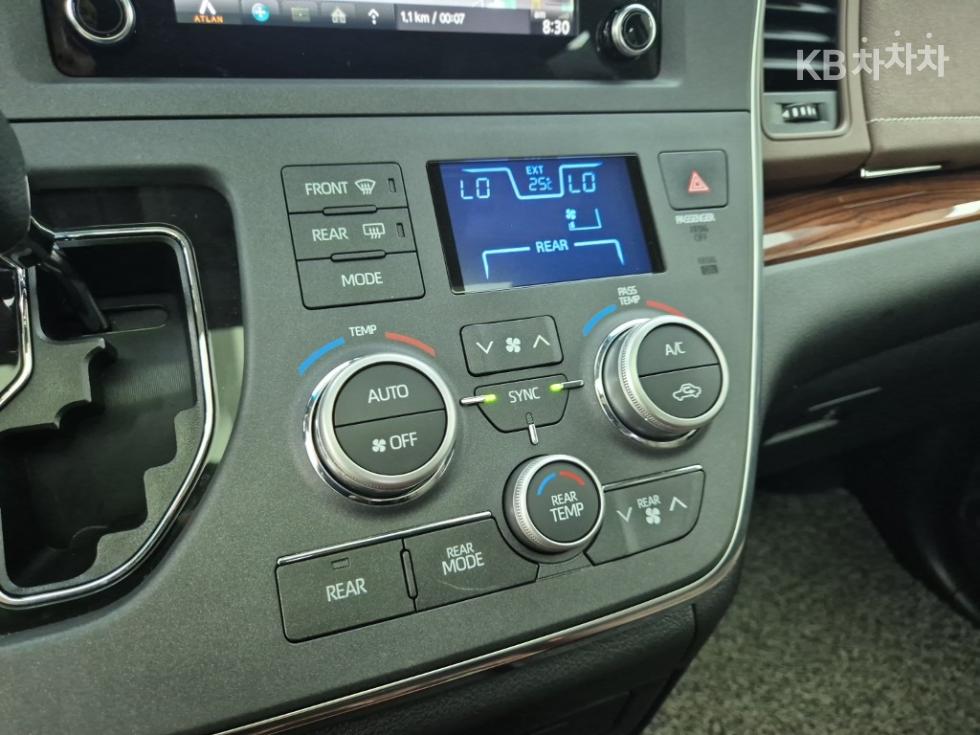 Toyota Sienna — miniaturë 10