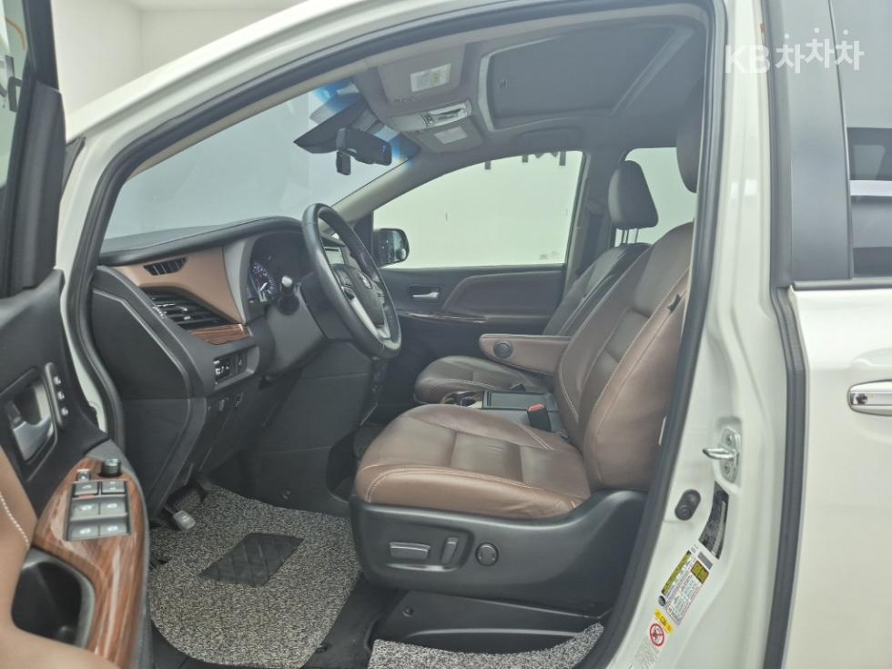 Toyota Sienna — miniaturë 11