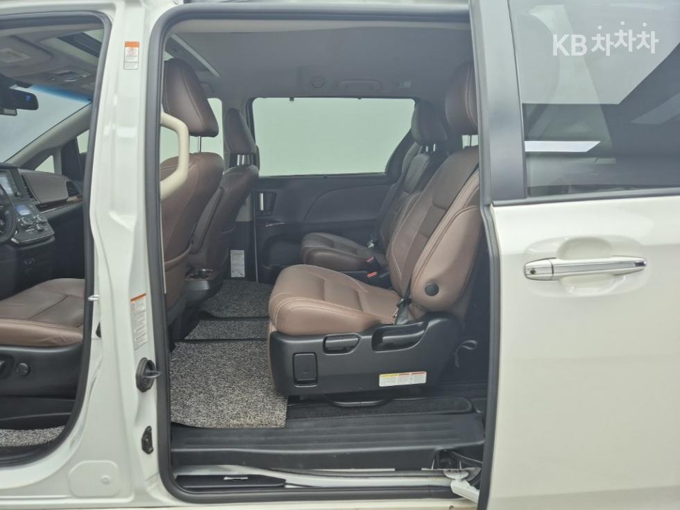 Toyota Sienna — miniaturë 12