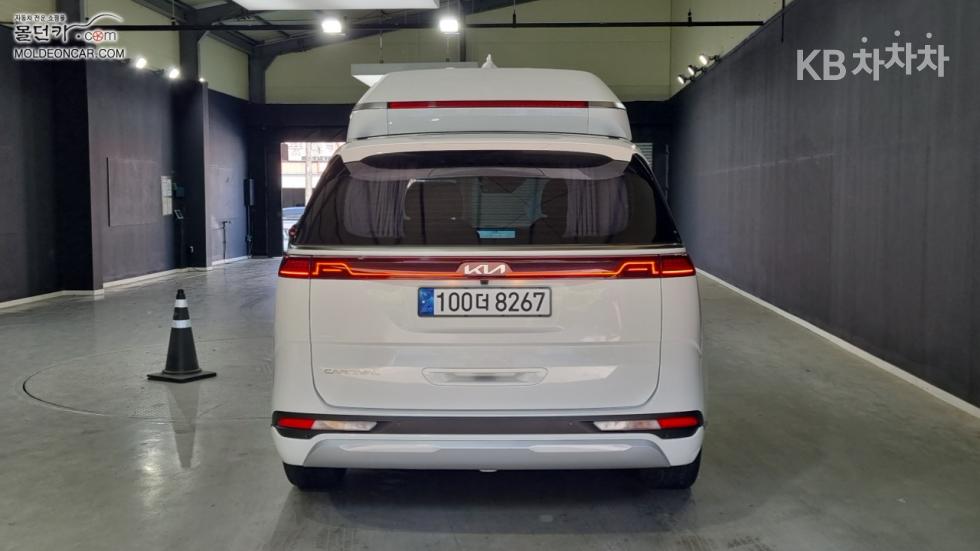 Kia Carnival — miniaturë 4