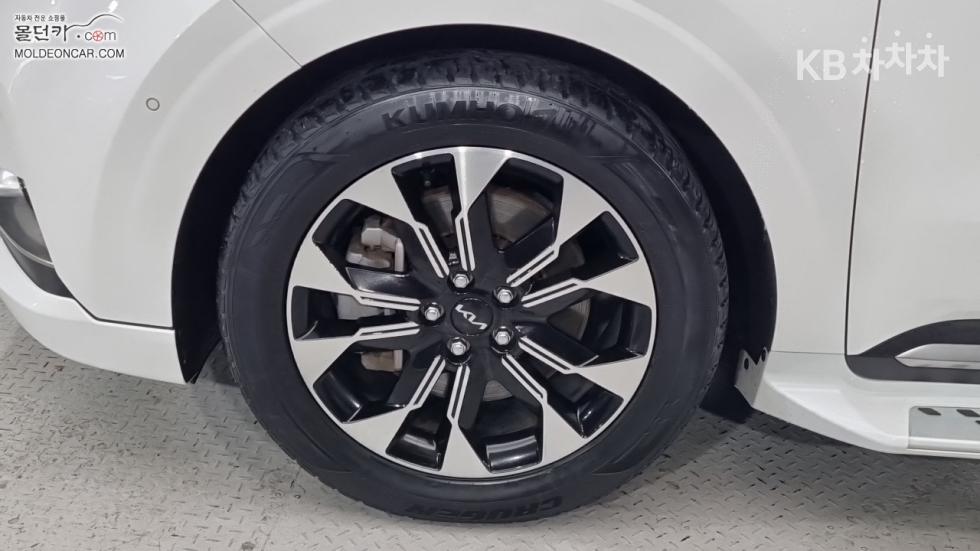Kia Carnival — miniaturë 6