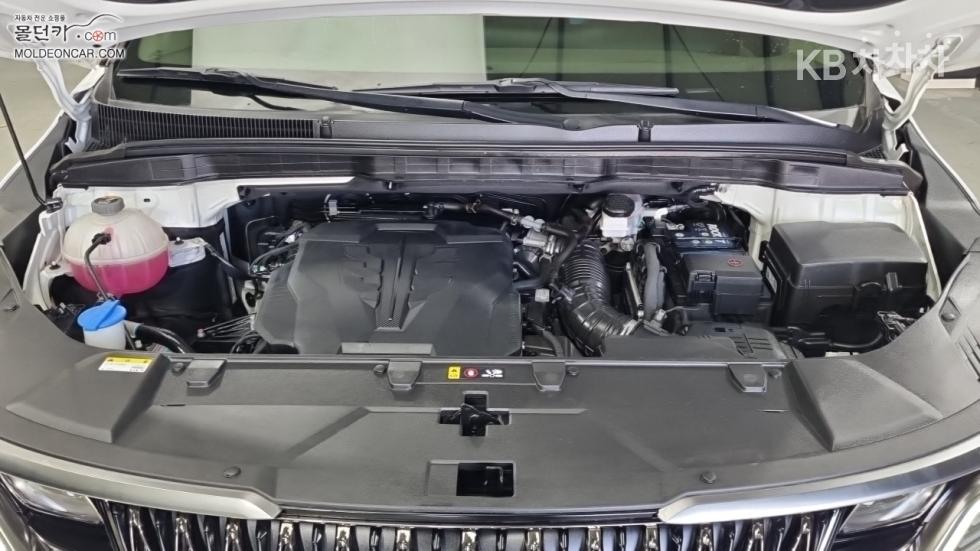 Kia Carnival — miniaturë 8