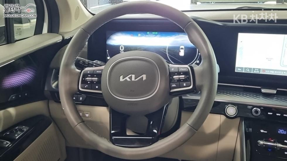Kia Carnival — miniaturë 11
