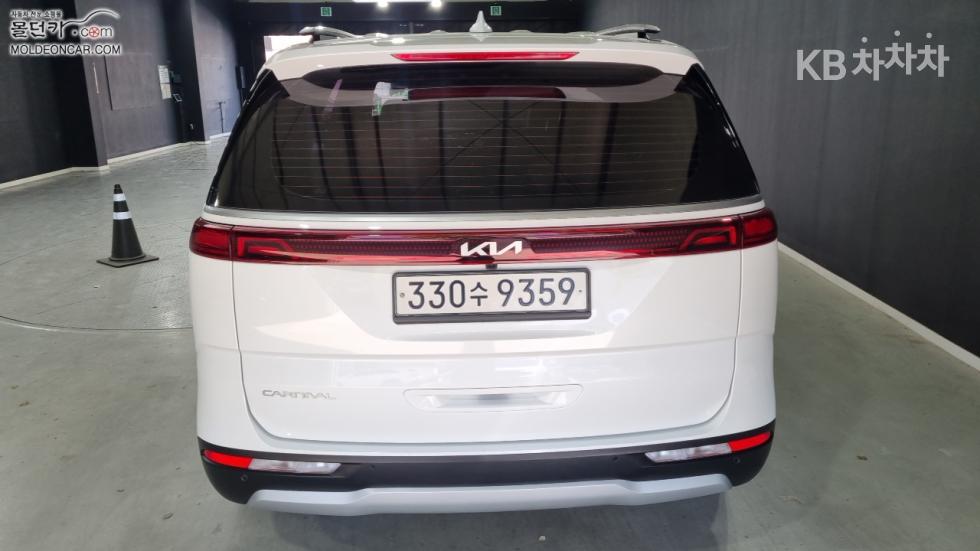 Kia Carnival — miniaturë 4