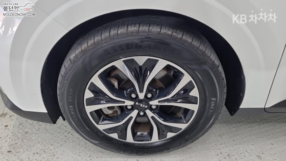 Kia Carnival — miniaturë 6