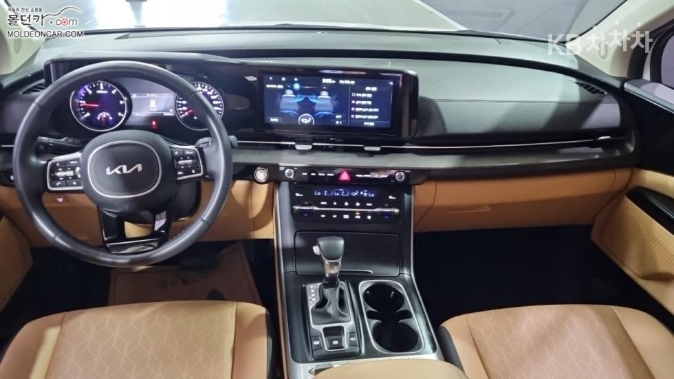 Kia Carnival — miniaturë 7
