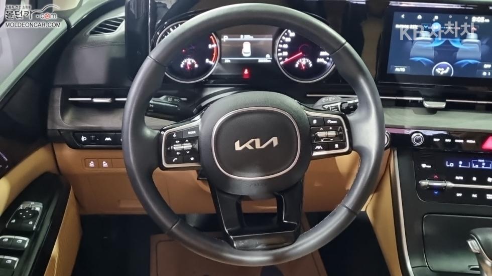 Kia Carnival — miniaturë 11