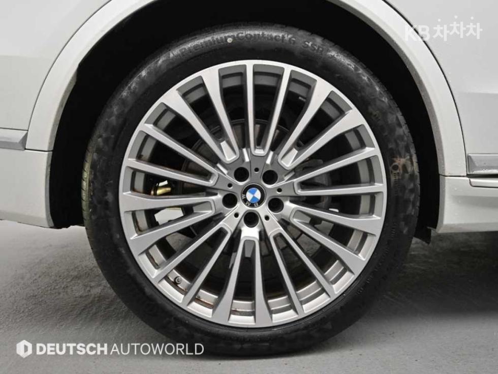 BMW X7 — miniaturë 5