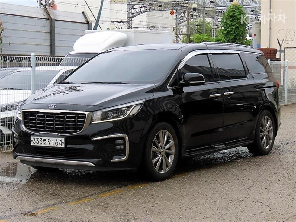 Kia Carnival — miniaturë 2