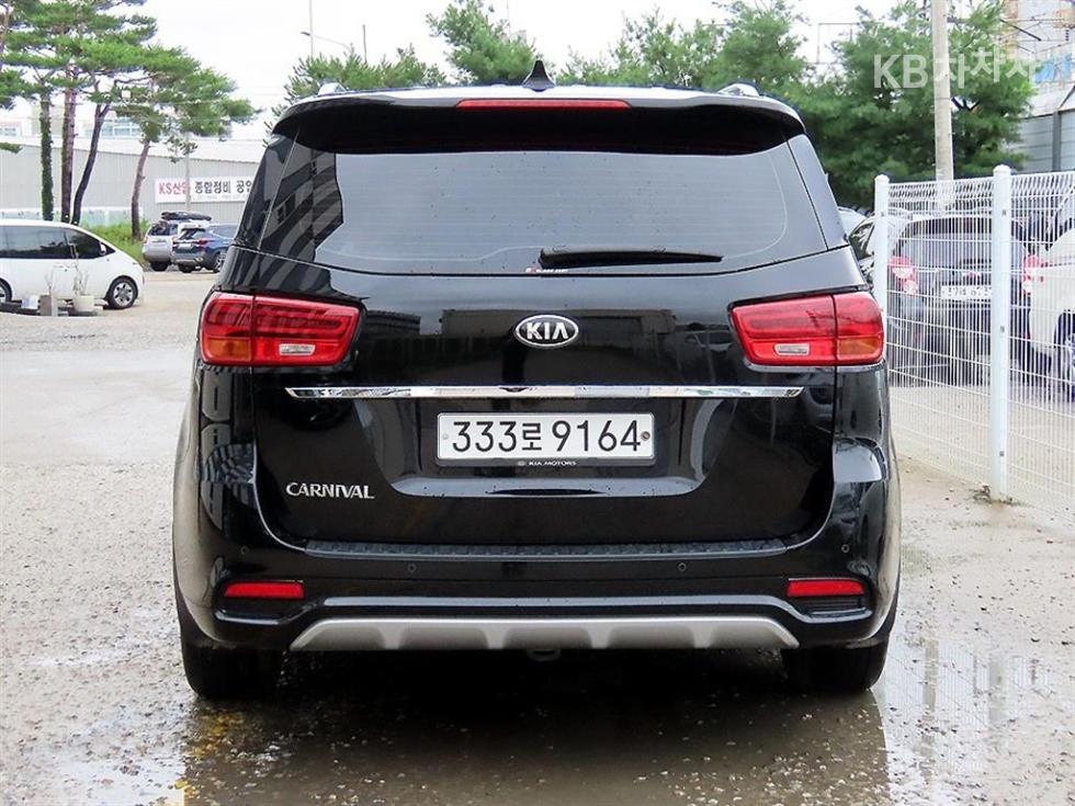 Kia Carnival — miniaturë 4