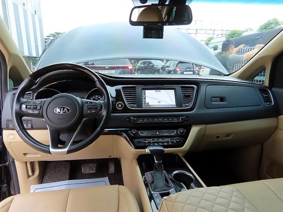 Kia Carnival — miniaturë 8