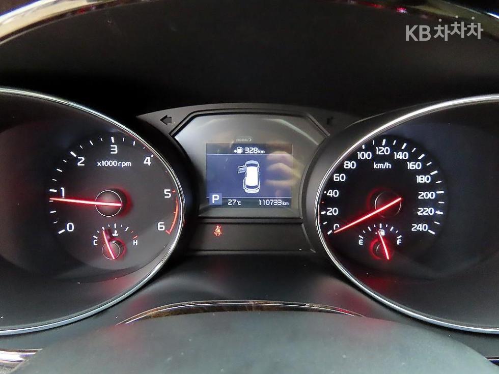 Kia Carnival — miniaturë 10