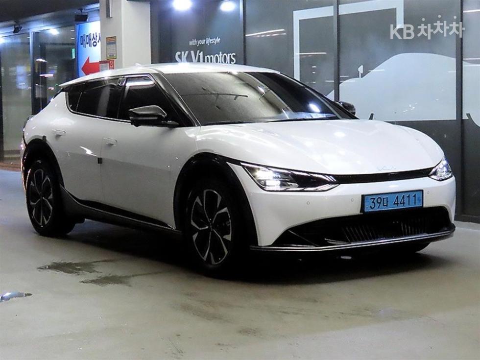 기아 EV6 2024년식 기아 EV6 롱 레인지 4WD 어스