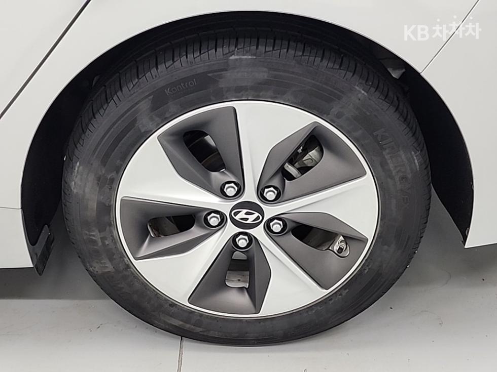 Hyundai IONIQ — miniaturë 20