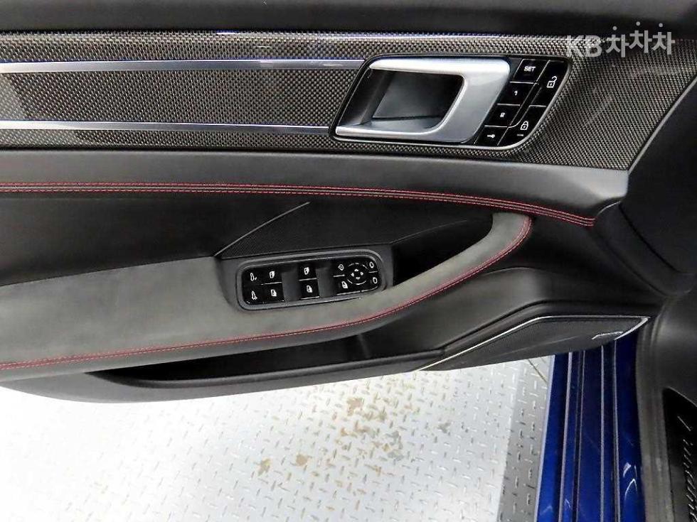 Porsche Panamera — miniaturë 11