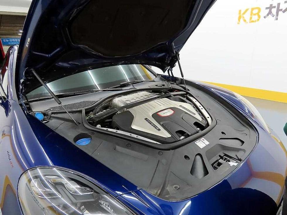 Porsche Panamera — miniaturë 18