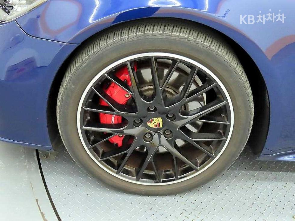 Porsche Panamera — miniaturë 19