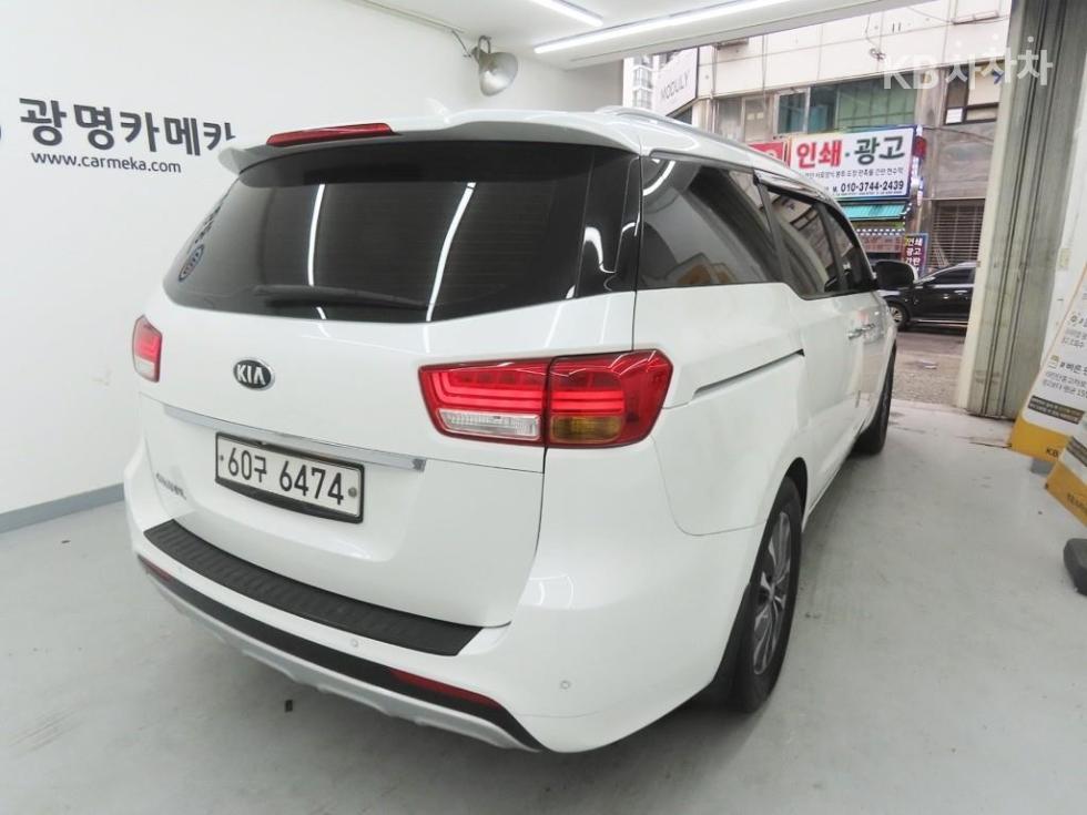 Kia Carnival — miniaturë 3