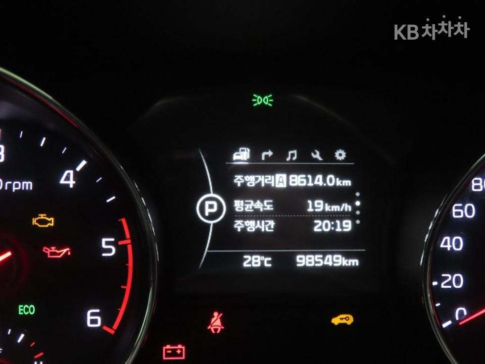 Kia Carnival — miniaturë 8